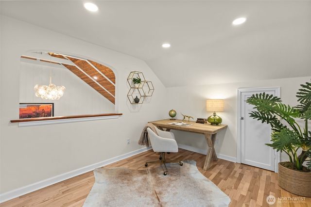 8450 E Side Drive NE, Tacoma, WA 98422