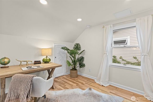 8450 E Side Drive NE, Tacoma, WA 98422