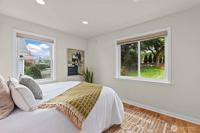 8450 E Side Drive NE, Tacoma, WA 98422