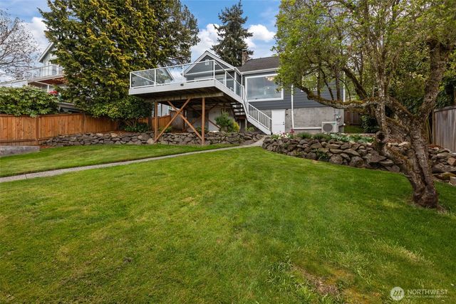 8450 E Side Drive NE, Tacoma, WA 98422
