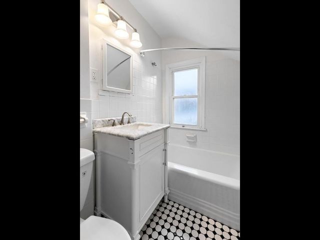 1635 Sheridan Avenue N, Minneapolis, MN 55411