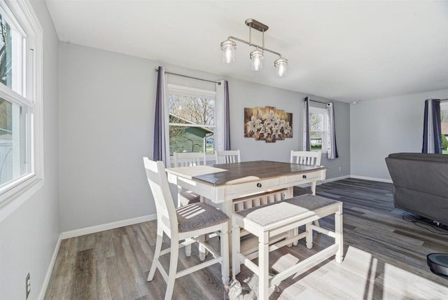 40 S PIONEER PARKWAY, Fond Du Lac, WI 54935