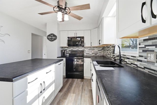 40 S PIONEER PARKWAY, Fond Du Lac, WI 54935