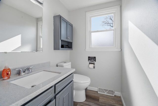 40 S PIONEER PARKWAY, Fond Du Lac, WI 54935