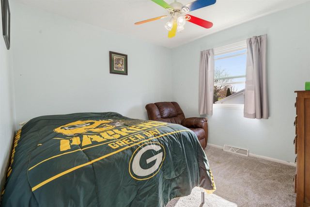 40 S PIONEER PARKWAY, Fond Du Lac, WI 54935