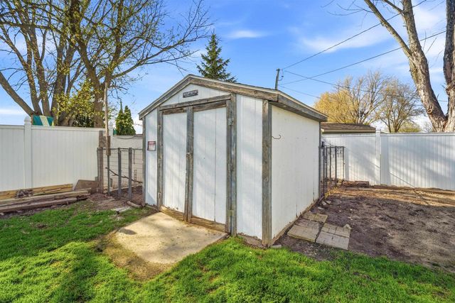 40 S PIONEER PARKWAY, Fond Du Lac, WI 54935