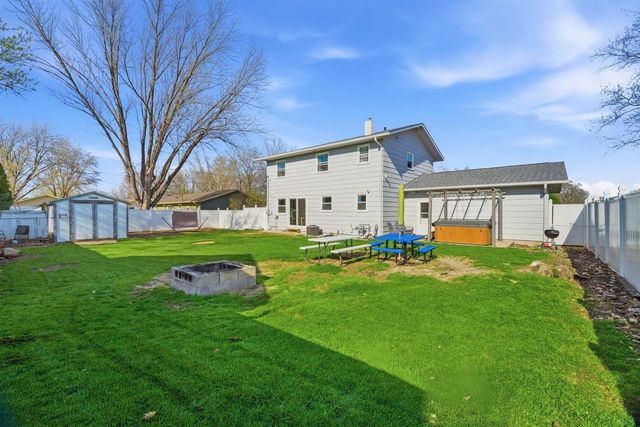 40 S PIONEER PARKWAY, Fond Du Lac, WI 54935