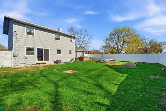 40 S PIONEER PARKWAY, Fond Du Lac, WI 54935