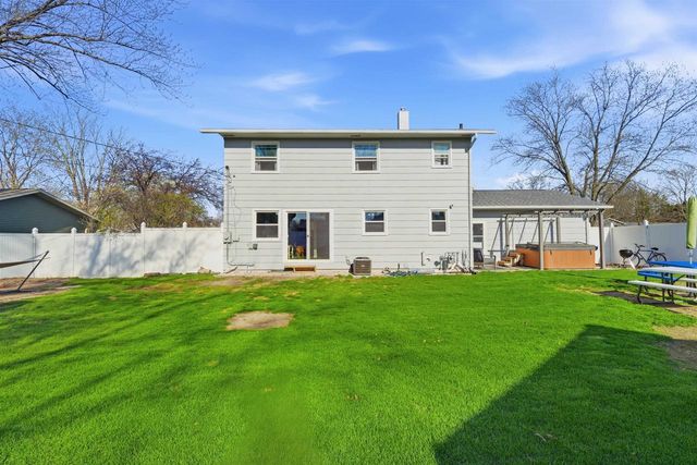 40 S PIONEER PARKWAY, Fond Du Lac, WI 54935