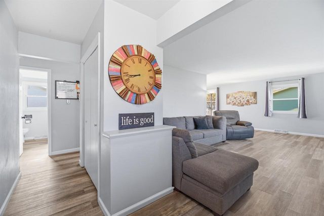 40 S PIONEER PARKWAY, Fond Du Lac, WI 54935