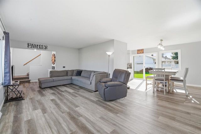 40 S PIONEER PARKWAY, Fond Du Lac, WI 54935