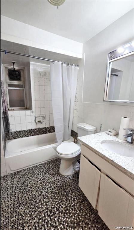 2555 97th Street, East Elmhurst, NY 11369 — photo 5