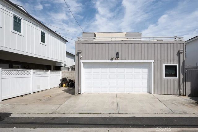 327 Onyx, Newport Beach, CA 92662