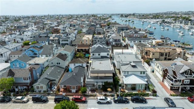 327 Onyx, Newport Beach, CA 92662