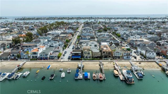 327 Onyx, Newport Beach, CA 92662