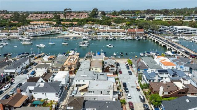 327 Onyx, Newport Beach, CA 92662