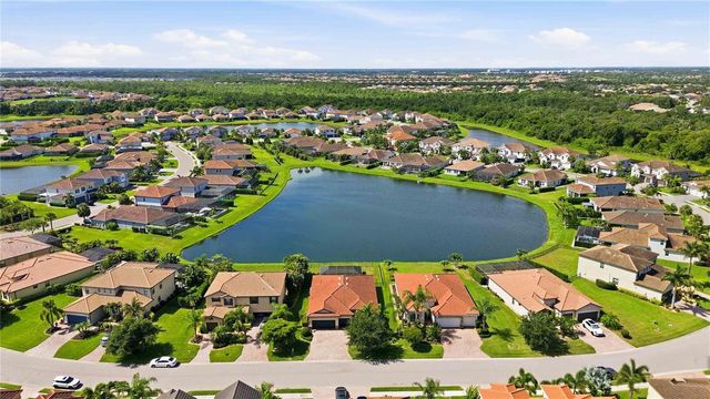13422 SAW PALM CREEK TRAIL, Lakewood Ranch, FL 34211