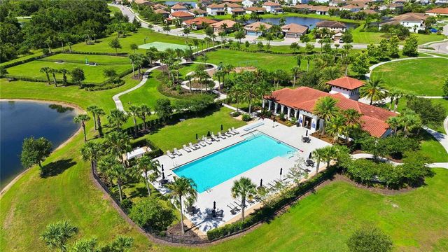 13422 SAW PALM CREEK TRAIL, Lakewood Ranch, FL 34211