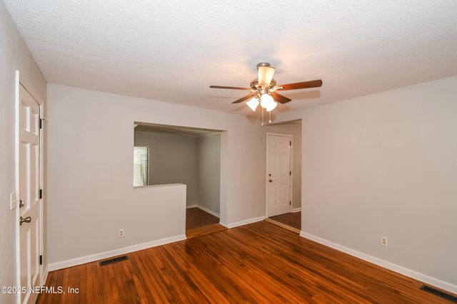 1220 ADRIAN Court, Jacksonville, FL 32205