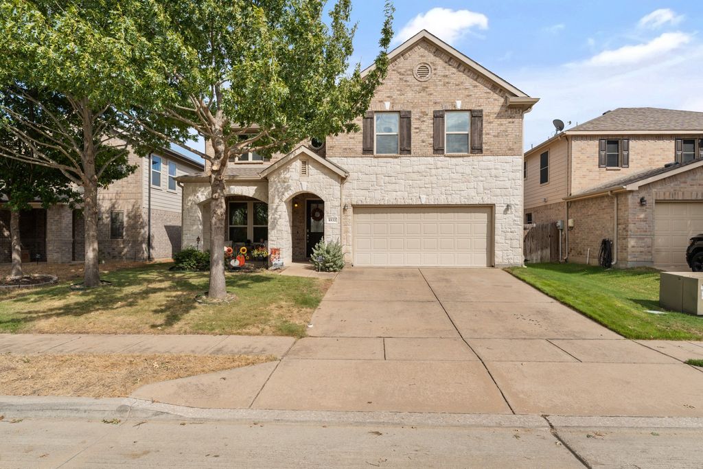 8932 Winding Valley Drive, Fort Worth, TX 76244 — exterior