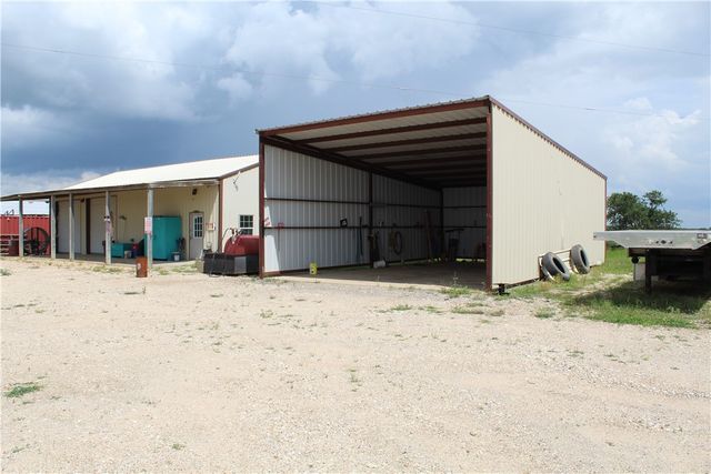 8420 State Highway 21 E, Caldwell, TX 77836