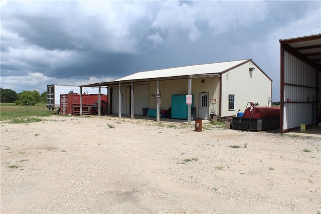 8420 State Highway 21 E, Caldwell, TX 77836