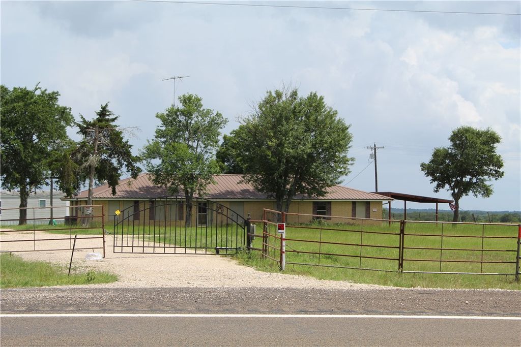 8420 State Highway 21 E, Caldwell, TX 77836