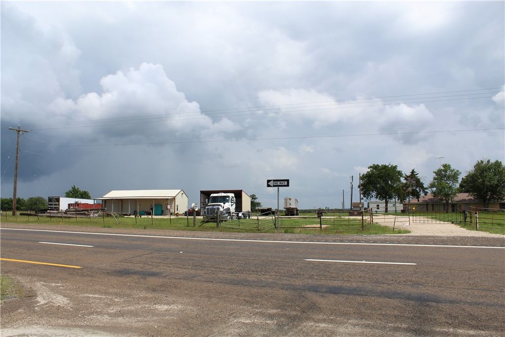 8420 State Highway 21 E, Caldwell, TX 77836 — photo 2