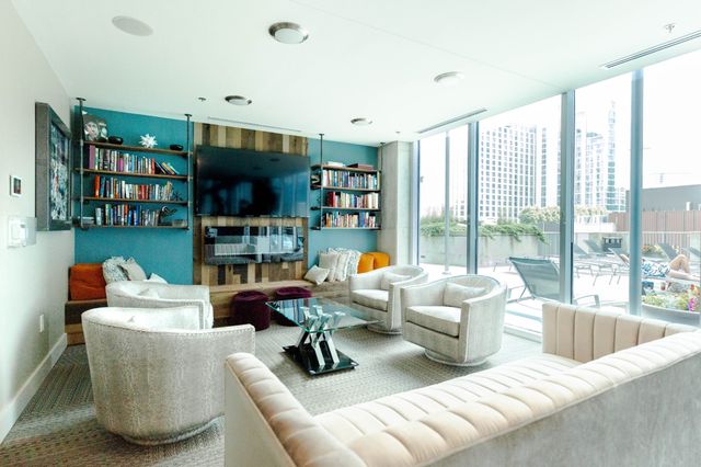 301 Demonbreun St Unit 915, Nashville, TN 37201
