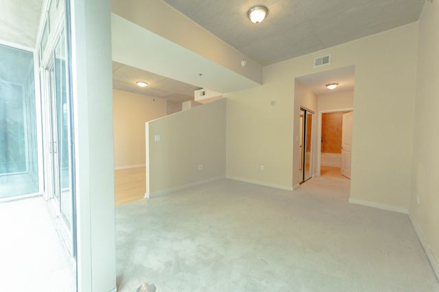 301 Demonbreun St Unit 915, Nashville, TN 37201