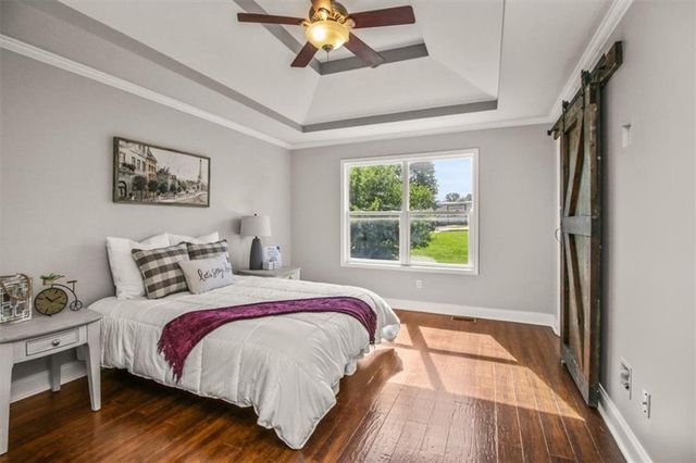1131 Crimson Lane, Liberty, MO 64068