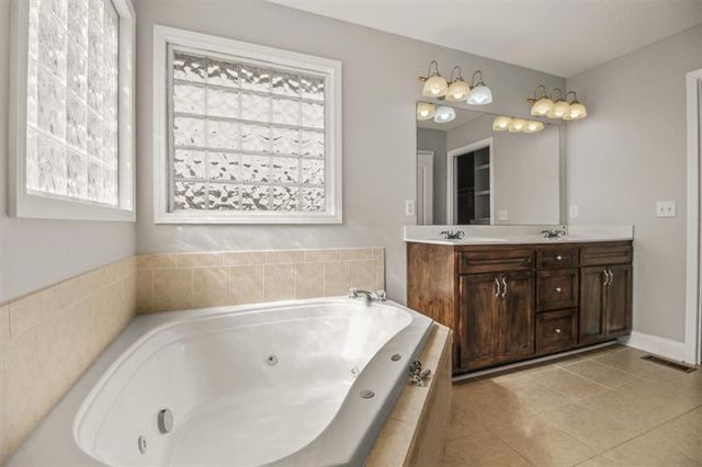 1131 Crimson Lane, Liberty, MO 64068
