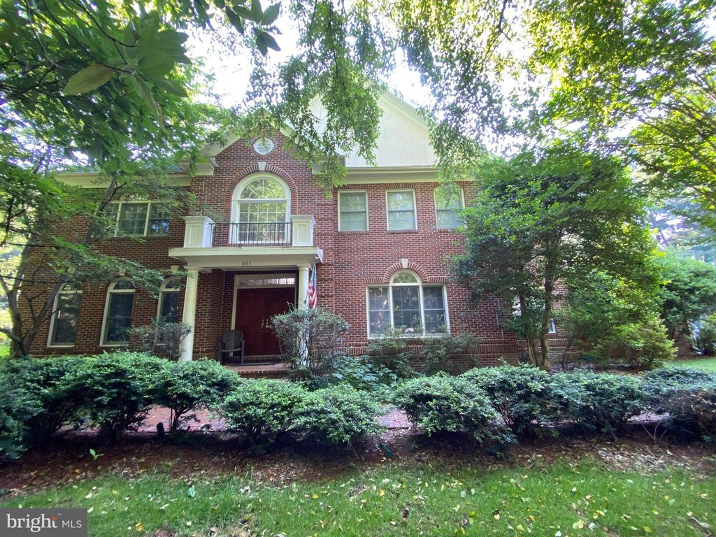 851 FORESTVILLE MEADOWS DR, Great Falls, VA 22066