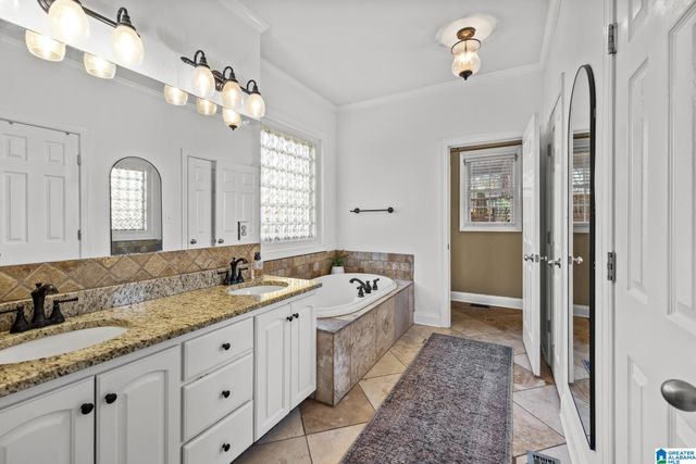 204 ESSEX DRIVE, Sterrett, AL 35147