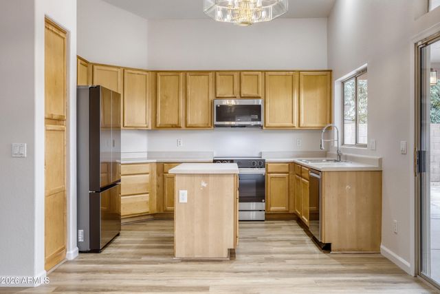 311 E LAREDO Avenue, Gilbert, AZ 85296