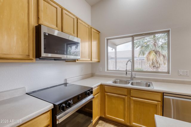 311 E LAREDO Avenue, Gilbert, AZ 85296