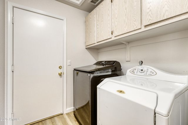 311 E LAREDO Avenue, Gilbert, AZ 85296