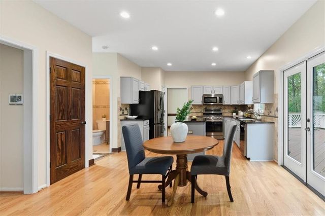 535 Tumbling Creek Drive, Alpharetta, GA 30005