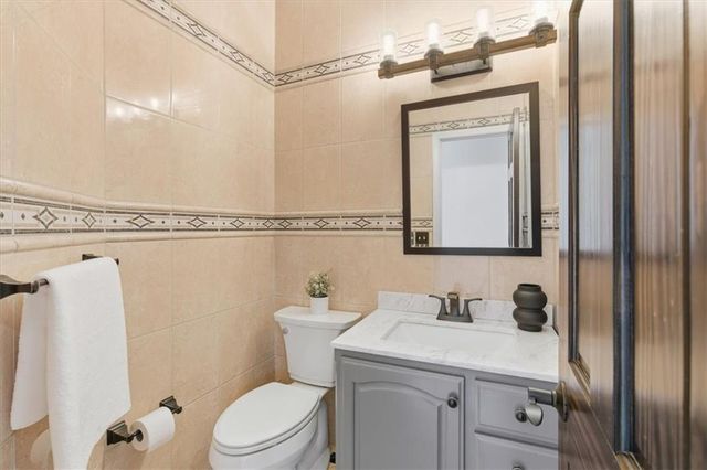 535 Tumbling Creek Drive, Alpharetta, GA 30005