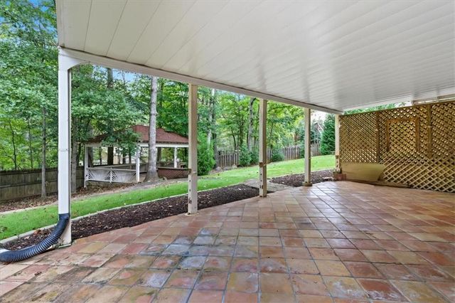 535 Tumbling Creek Drive, Alpharetta, GA 30005