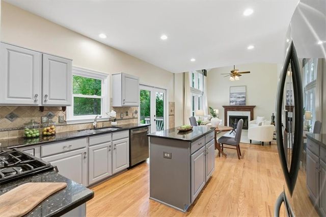 535 Tumbling Creek Drive, Alpharetta, GA 30005