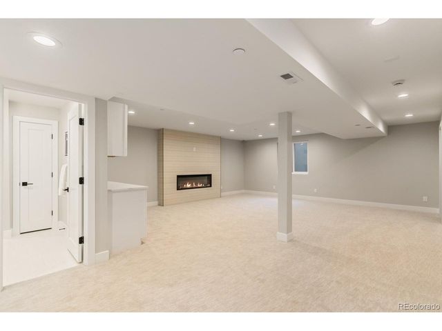 2552 E Alameda Ave 92, Denver, CO 80209