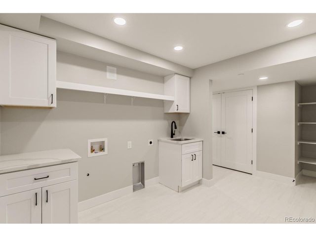 2552 E Alameda Ave 92, Denver, CO 80209