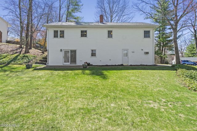 8 Saddle Hill Road, Poestenkill, NY 12198