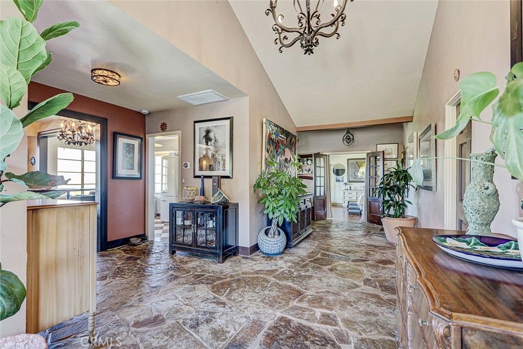 Image 14 of property listing at 25 Headland Drive, Rancho Palos Verdes, CA 90275