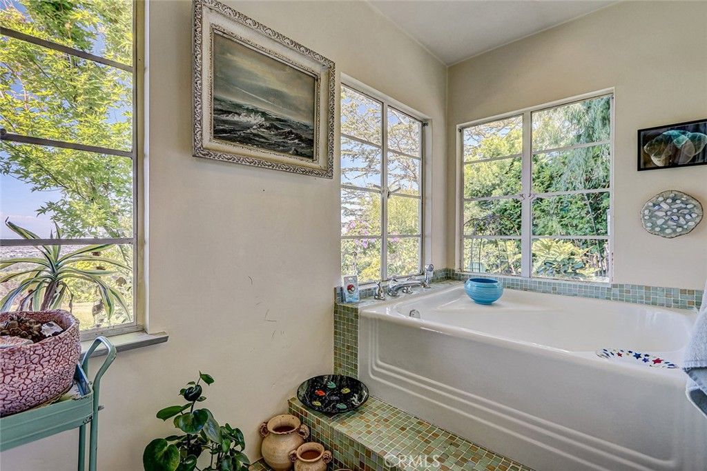 Image 22 of property listing at 25 Headland Drive, Rancho Palos Verdes, CA 90275