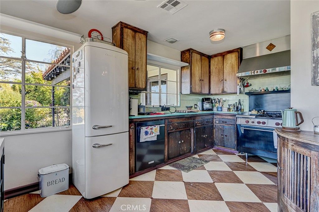 Image 29 of property listing at 25 Headland Drive, Rancho Palos Verdes, CA 90275