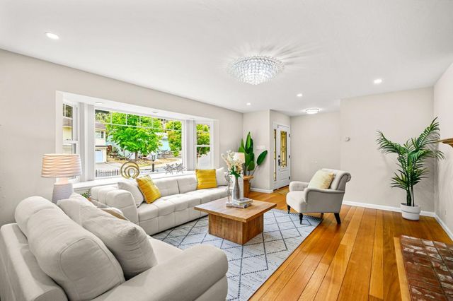 17529 Mayflower Drive, Castro Valley, CA 94546