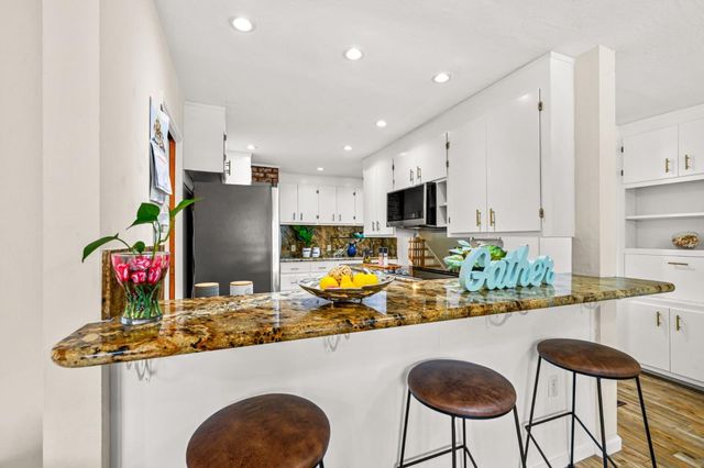 17529 Mayflower Drive, Castro Valley, CA 94546