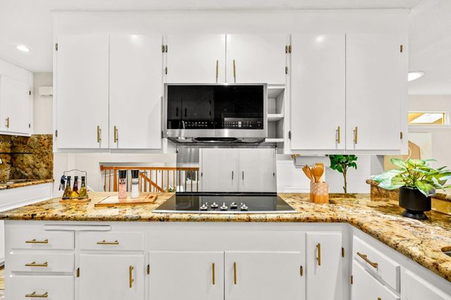 17529 Mayflower Drive, Castro Valley, CA 94546
